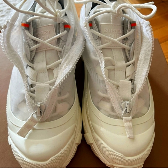 Burberry Arthur Sneakers (Women’s) - Picture 5 of 6